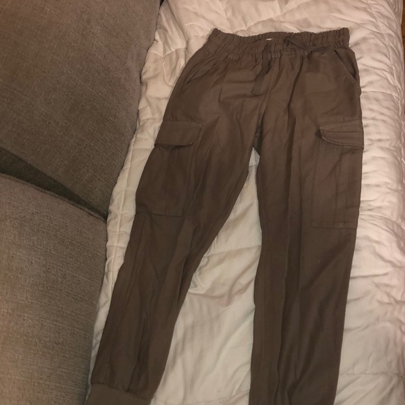 LAST CHANCE ‼️ TNA Cargo pants - Picture 3 of 4